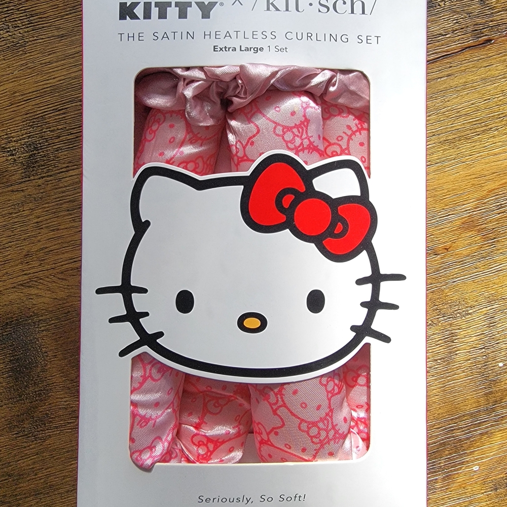 Hello Kitty Kitsch Heatless Curl Set NWOT